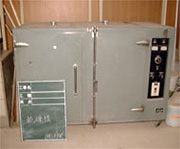 大型循環恒温乾燥機の写真